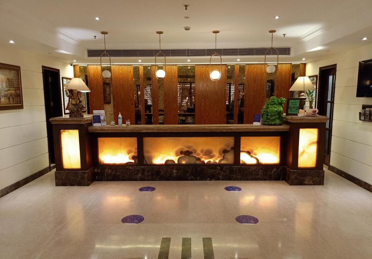 Ramada Jalandhar City Center Hotel Bagian luar foto